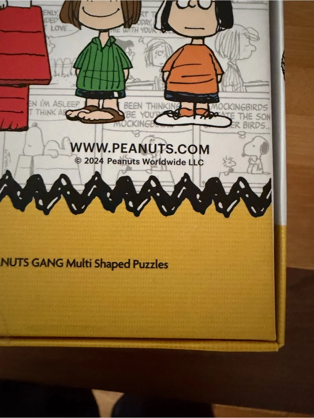 NEW Peanuts Snoopy 500-Piece Puzzle 12-Multi Shaped Puzzles Charlie Brown & Gang